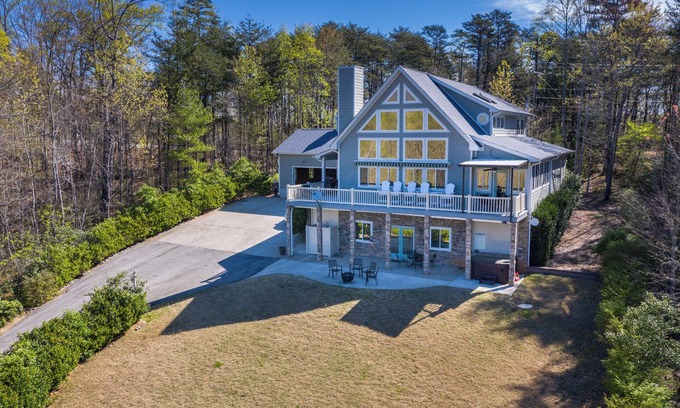 Sunset Cove Casa | Luxury Home with Amazing Lake and Mountain views, game room, hot tub!