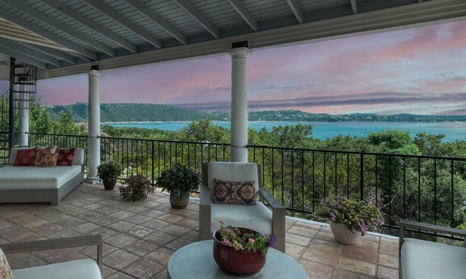 Lower Basin Lake Travis Casa | Luxury home with amazing views of Lake Travis