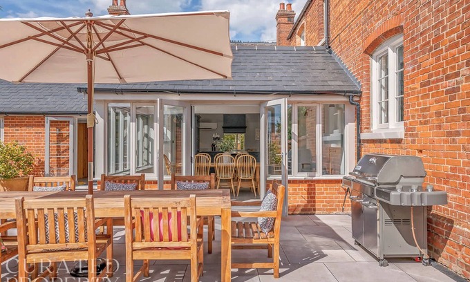 Long Melford Casa | Luxury Home with Large Garden - The School House