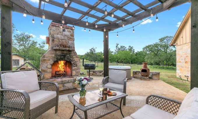 Fredericksburg Casa | Luxury Home with Hot tub, Fire Pit & Hill Country Views