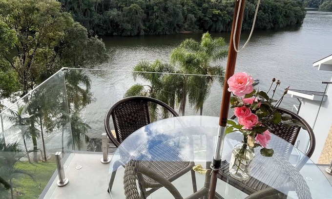 Rio dos Cedros Casa | Luxury house by the lake, Spa, access to water.