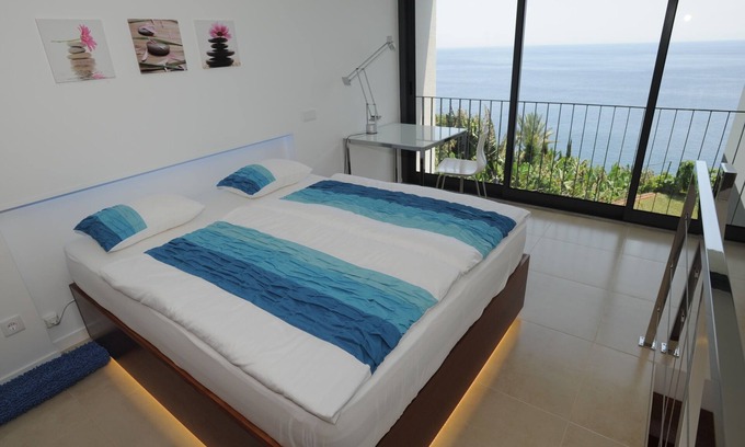 Arco da Calheta Casa | Lujoso-Casa-Baño con ducha-Vista al Mar-Casa Frangipani