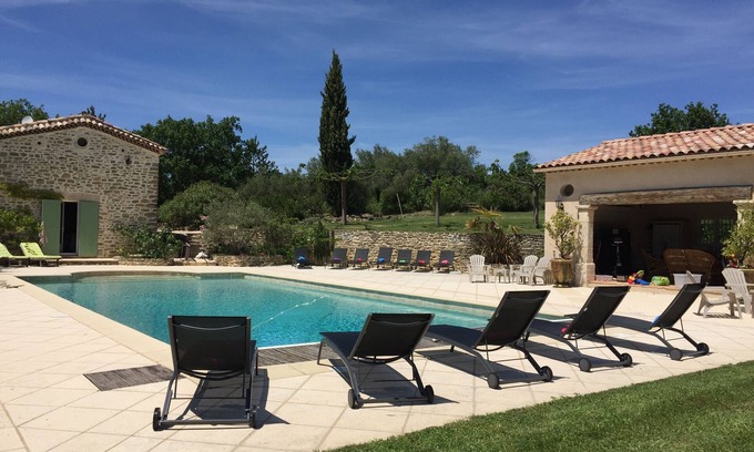 Monteils Casa | Casa de lujo, gran piscina salina privada climatizada con cubierta automática.