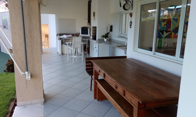 Salto Casa | CASA DE LUJO EN CONDOMINIO CERRADO CON PISCINA Y PISTA DE TENIS PRIVADO