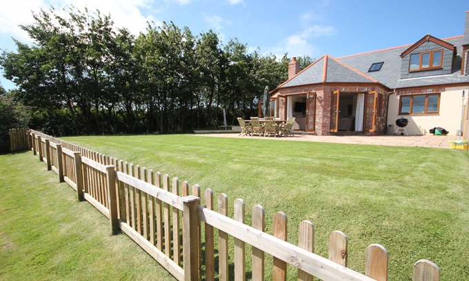 Wadebridge Casa | Casa de lujo cerca de Rock con hermosas vistas al campo, ideal para 2 familias