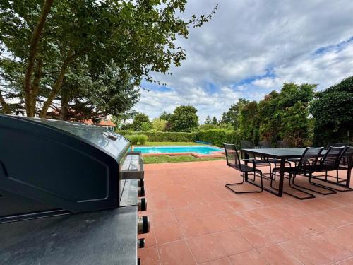 Kalksburg Apartamento | Luxury House with Pool, Garden, AC & Sauna