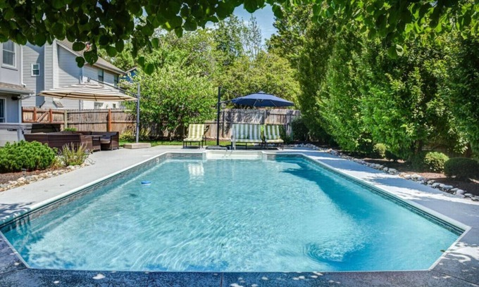 Lenexa Casa | Luxury in Lenexa w/heated pool