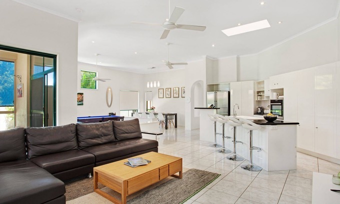Noosaville Casa | Lujo en Noosa, piscina, kayaks, bicicletas. Café diario