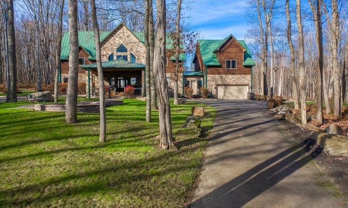 Farmington Casa | Luxury in the Heart of Nemacolin, the Laurel Mountains Most Idyllic Resort Area.