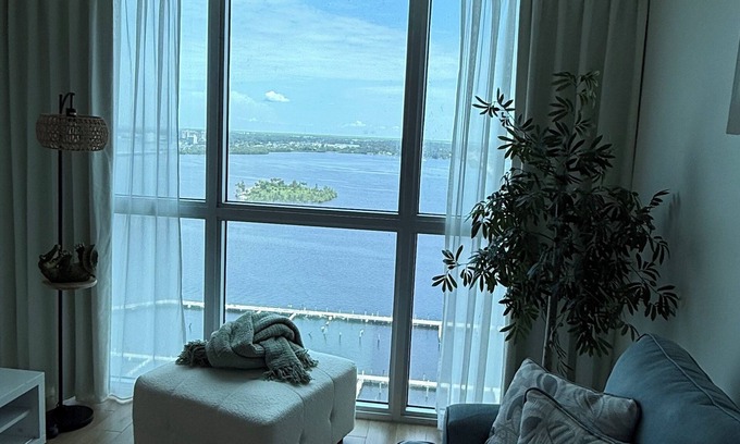 Fort Myers River District Apartamento | Luxury in the sky