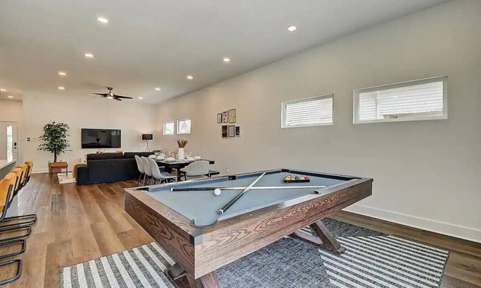 Fountain Square Casa | Luxury, Indy Getaway! Prime Location, Sleeps 14