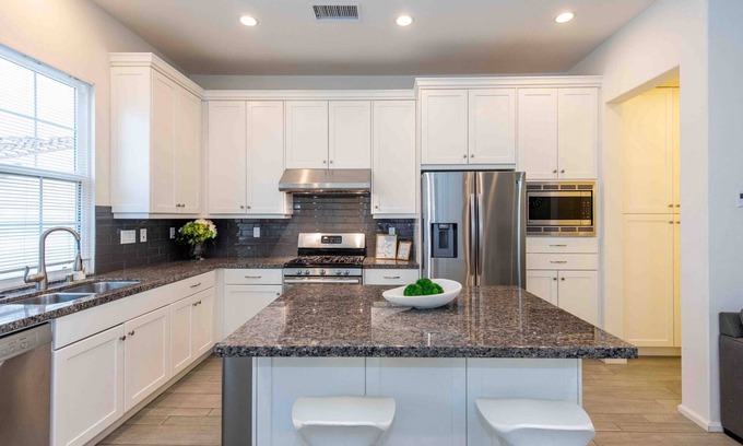 Cypress Village Casa | Luxury Irvine Villa 3 Bedroom 4 Bath