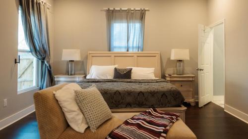 Lithonia Apartamento | Luxury King Bed Room Private Entry and Bathroom