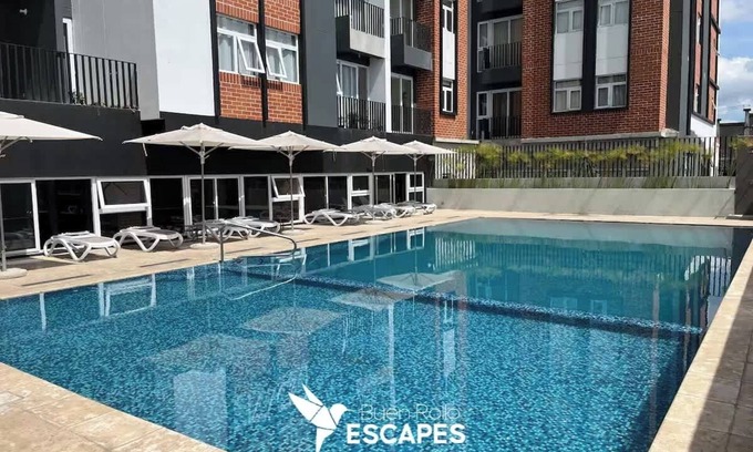 Zona 11 Apartamento | Luxury KING Bed | FREE Pool & Gym | With Balcony