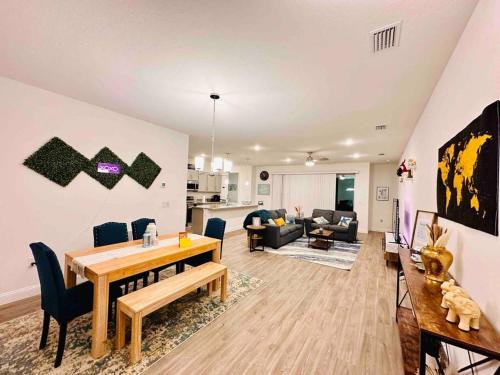 Palm Coast Casa | Luxury King Suite, 3BR 2BA, Beach Vibe, Top-Tier Amenities, Prime location