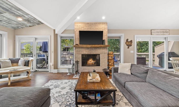 Fontana Condominio | Luxury Lakehouse @ Abbey Springs