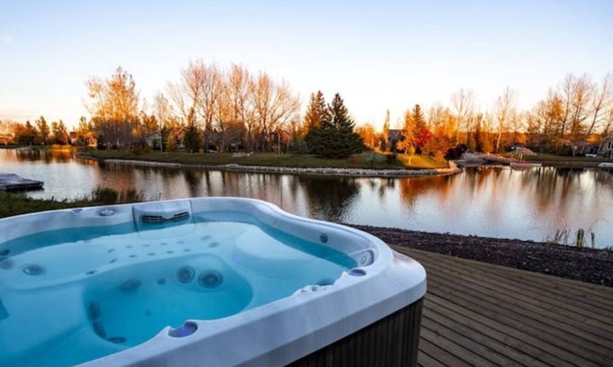 Traverse Bay Cabaña | Luxury Lakehouse