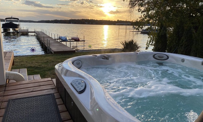 Sturgis Casa | Luxury lake house on amazing Klinger Lake