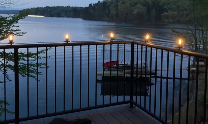 Seneca Casa | Luxury Lake House on Lake Keowee