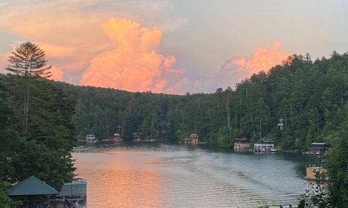 Lakemont Cabina | Luxury Lake Rabun Cabin - restored lakefront w/ stunning views fr/every room!