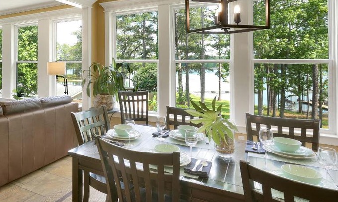 Appling Casa | Luxury Lakefront Cottage, Clarks Hill Lake with deep water dock year round