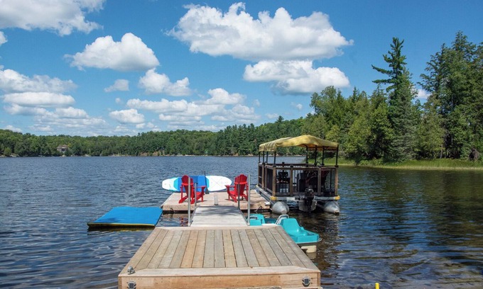 Unorganized Centre Parry Sound Complejo | "Luxury lakefront escape in Northern Muskoka - your private retreat awaits."