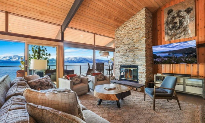 Zephyr Cove Casa | Luxury Lakefront Escape | Panoramic View | Sleep 8