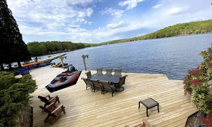 Lake Ariel Casa | Luxury Lakefront Living: 100' Dock; Kayaks; SUP; Firepit; Rustic Elegance Await!