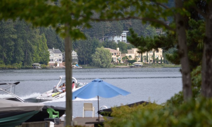 Viewpoint Condominio | Luxury Lakefront MS Corporate Apartment with boat slip & lift included. Eagles!