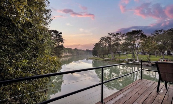 Seguin Casa | Luxury Lakefront Oasis With Boat Dock-firepit