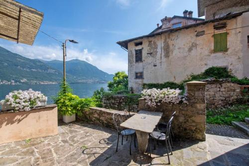 Lezzeno Casa | Luxury Lakefront Property