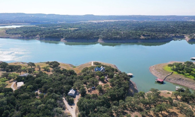 Circle J Ranch Lakeside Casa | Luxury Lakefront Escape on Lake Travis