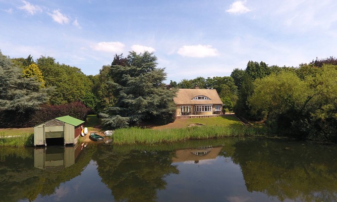 Frognall Casa | Casa de lujo junto al lago En extensos terrenos con botes, canoas y canchas de tenis.
