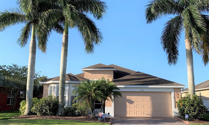 Palmetto Casa | Lujo Lakeside Villa. Cerca de las playas, golf y Tiendas