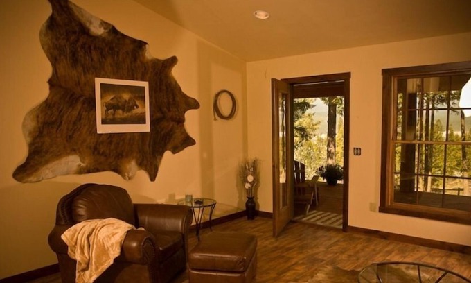 Rexford Cabina | Luxury Lakeview Cabin, Lake Koocanusa Dock & Beach-2 Minutes
