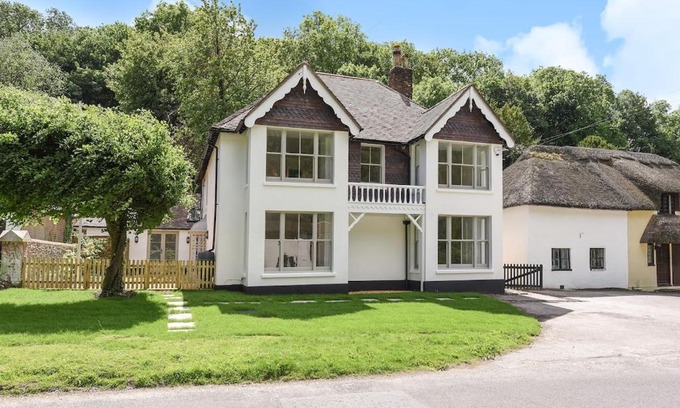 Milton Abbas Casa | Luxury Large Five Bedroom Family House Sleeps 10