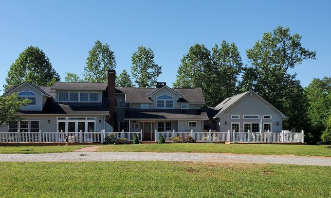 Mill Spring Casa | Vida de lujo en Horse Country -