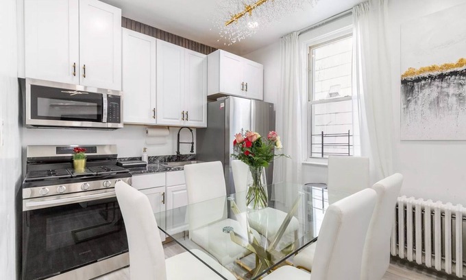 Southeast Yonkers Casa | Luxury Living in the Heart of NY