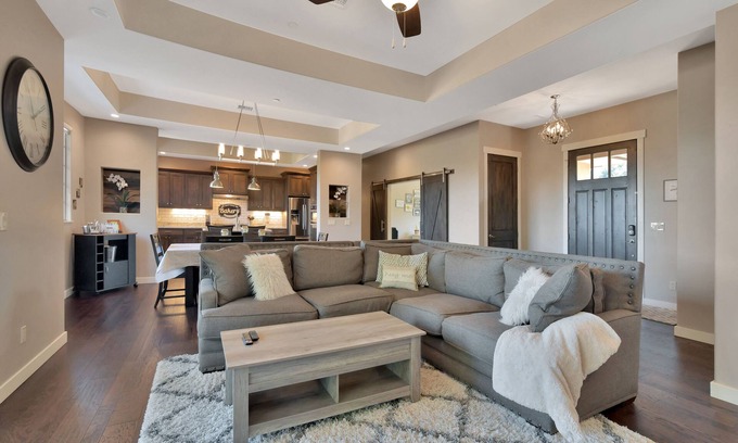 Prescott Casa | *luxury living in this spacious and stylish home, Min From Downtown!