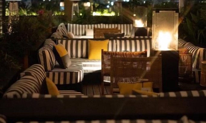 Hipódromo Hotel | Luxury Living: Explore El Pendulo from Our Contemporary Abode!