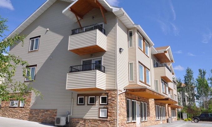 Billings Condominio | Vida de lujo, o una sutie de negocios, cerca de MSU-B, y el corredor médico.