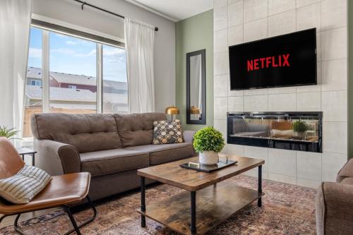 Northwest Calgary Casa | Luxury Living with BBQ, 2 Car Garage, Central AC, Free Banff Entry Pass