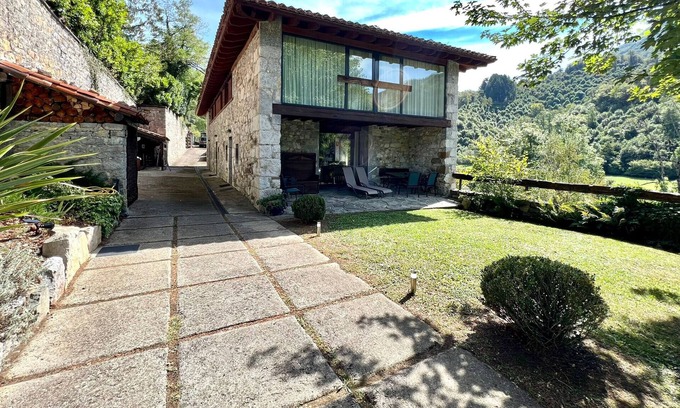 Campo de Caso Apartamento | Luxury LL apartment,FreeWifi,fireplace y terrace