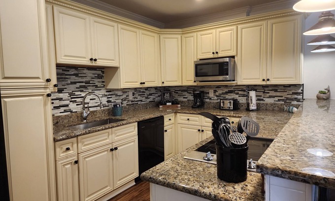 Venice Cabina | Luxury Lodge-4Bdrm/2 Bath in Venice Marina NO BOAT SLIP NO ICE MACHINE