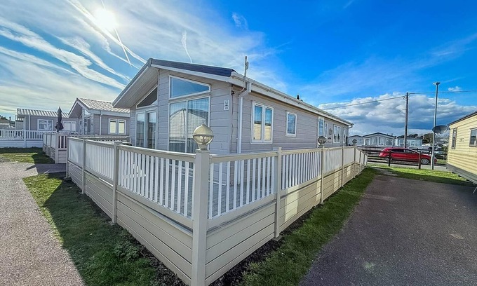 Felixstowe Casa | Luxury platinum lodge at Suffolk Sands Holiday Park ref 45009MV