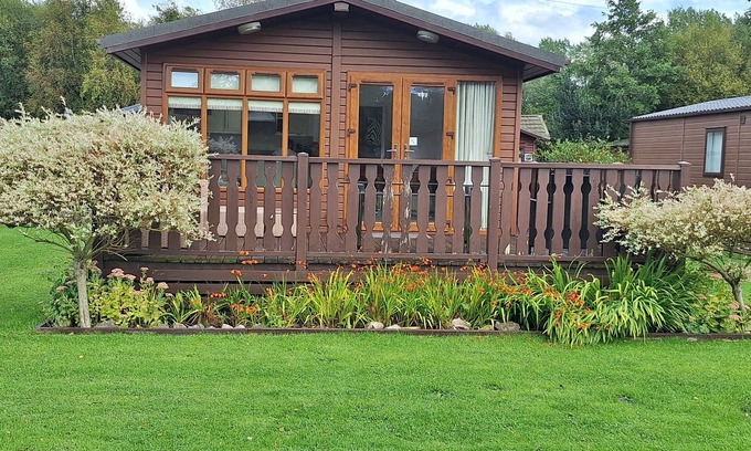 Warton Cabina | Luxury Lodge in beautiful surroundings set within Southlakeland Leisure Village