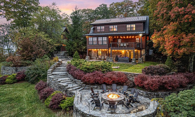 Banner Elk Cabina | Luxury Lodge w/Unmatched Long Range Views, Hot Tub, Game Rm, Fire Pit