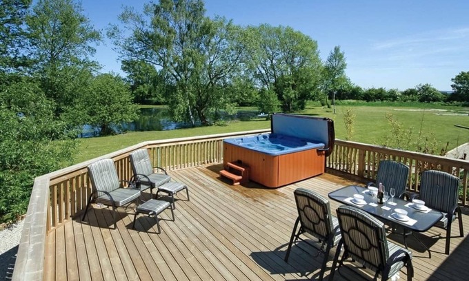 Pickering Chalet De Esquí | Luxury lodge with one double and one twin.