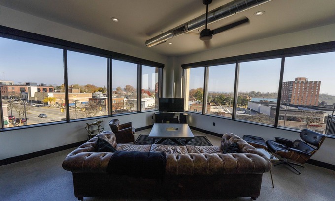 Wyandotte Apartamento | Luxury loft in the heart of Downtown Wyandotte