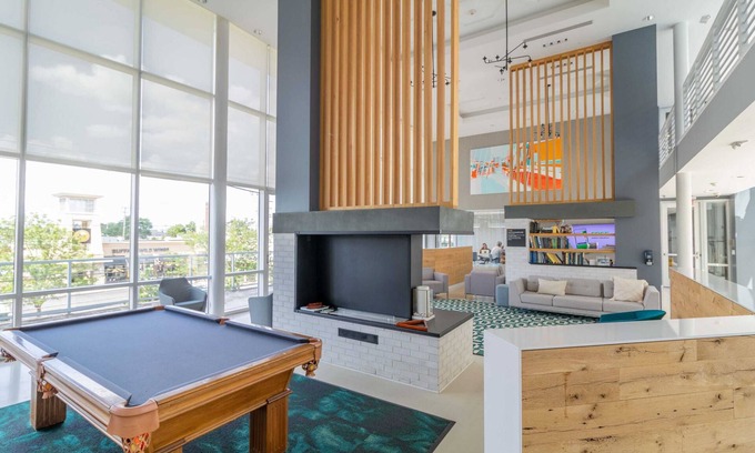 Grandview Heights Apartamento | Luxury Lofted 1 Bed Unit with Hot Tub and Pool